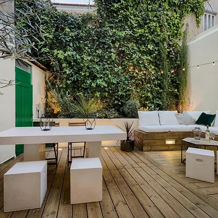 Romantic Gem In Santos Daire *